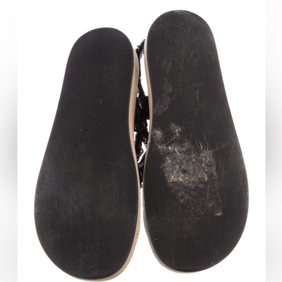 Chanel Interlocking CC Logo Leather Sandals - Picture 4 of 5